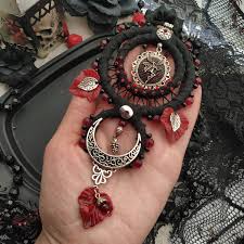 Ethereal Enigma: Gothic Necklaces for the Mysterious Soul post thumbnail image